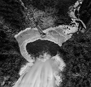 Lower Multnomah Falls 15-5571-9 bw